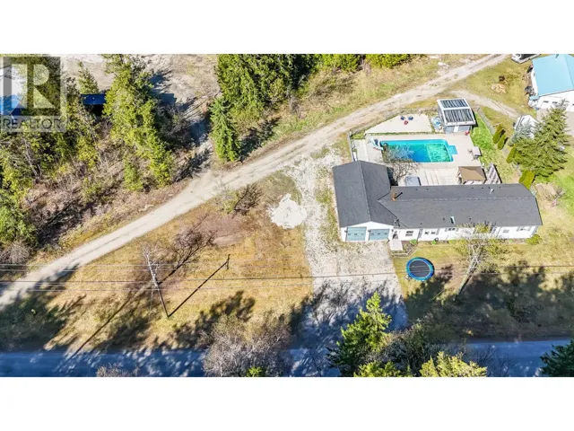 1740 Illecillewaet Road, Revelstoke, British Columbia V0E2S1