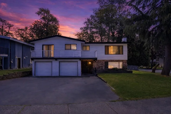 8864 URSUS CRESCENT, Surrey, British Columbia V3V6L4