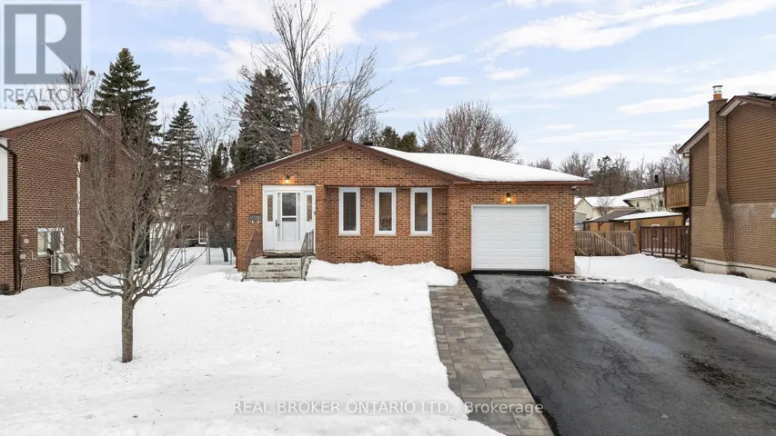 34 LANKIN BOULEVARD, Orillia, Ontario L3V6T2