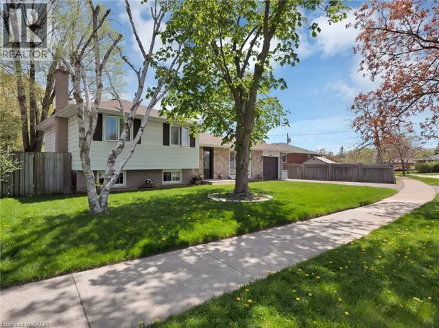 1537 FISHER Avenue, Burlington, Ontario L7P2M1