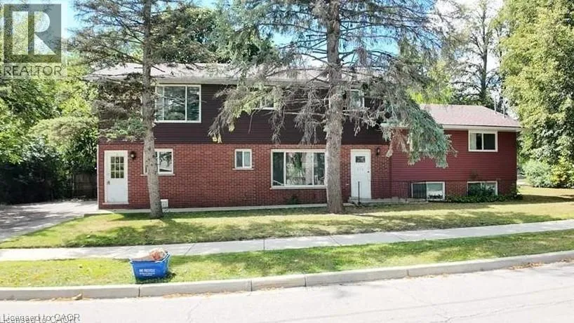 379 HOLLY Street, Waterloo, Ontario N2L4G5