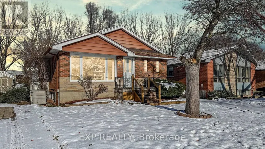 26 RAMSEY CRESCENT, Hamilton (Ainslie Wood), Ontario L8S2N2