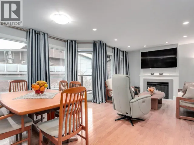 304 3711 DELBROOK AVENUE, North Vancouver, British Columbia V7N3Z4