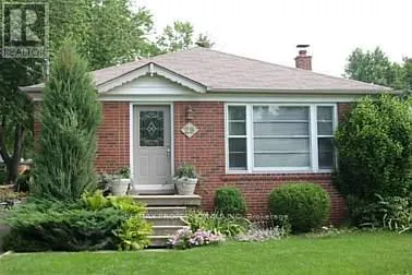 29 MAPLE AVENUE N, Mississauga (Port Credit), Ontario L5H2R9