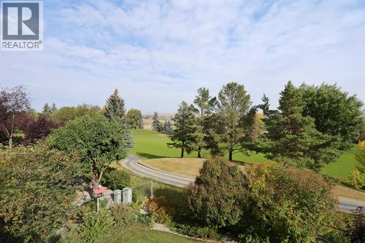 108 Hamptons Heights NW, Calgary, Alberta T3A5S1
