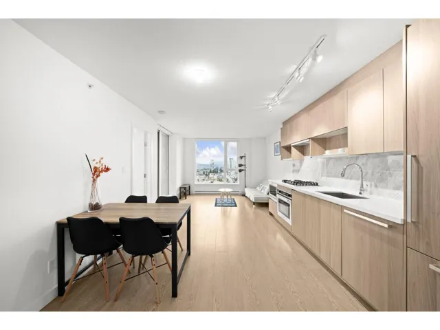 3209 13696 100 AVENUE, Surrey, British Columbia V3T0L5