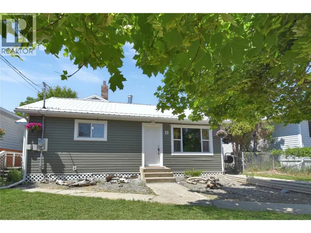 19 Wattsville Road, Cranbrook, British Columbia V1C2A1
