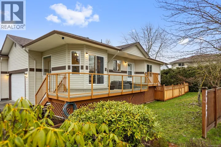 101 2727 1st St, Courtenay, British Columbia V9N9C8