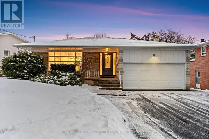 32 COLONNADE ROAD, Toronto (Bayview Woods-Steeles), Ontario M2K2L5