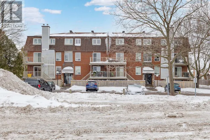 F - 3070 COUNCILLORS WAY, Ottawa, Ontario K1T2S6