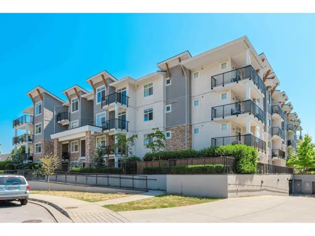411 19940 BRYDON CRESCENT, Langley, British Columbia V3A4A5