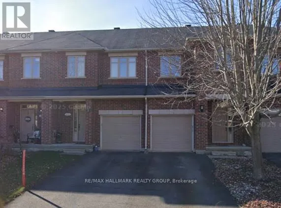 252 BADGELEY AVENUE, Ottawa, Ontario K2T0A7