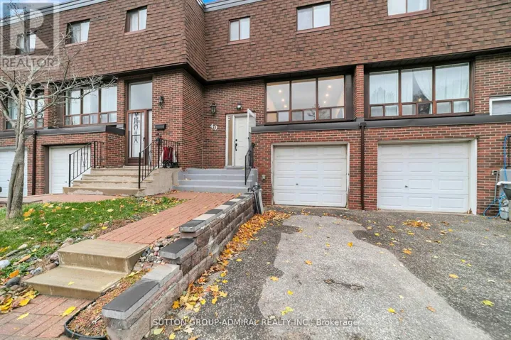 40 STATELY WAY, Markham (Royal Orchard), Ontario L3T3Z8