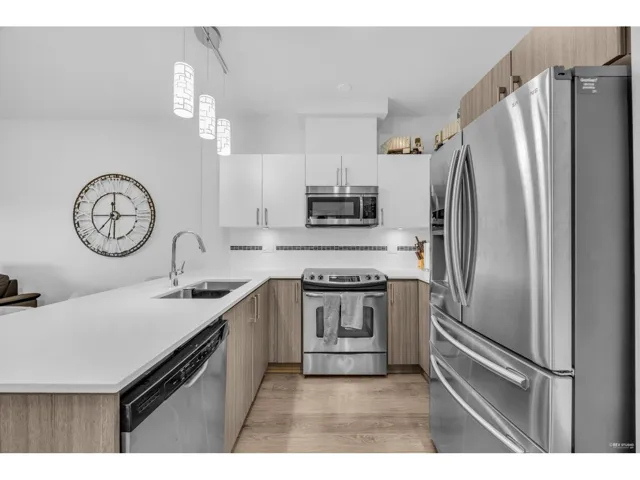 405 8733 160 STREET, Surrey, British Columbia V4N6P9