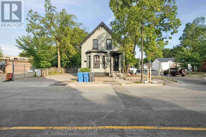 127 QUEEN STREET W, Brampton (Downtown Brampton), Ontario L6Y1M3