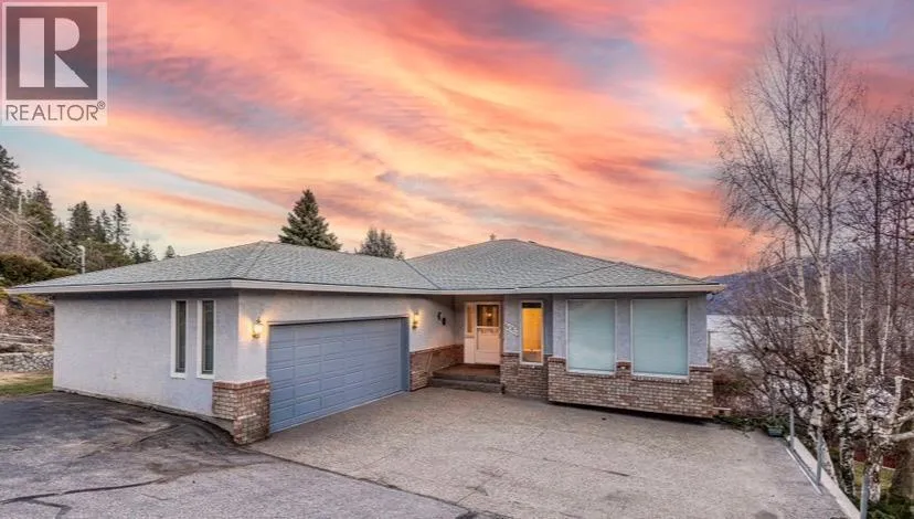 6063 Beatrice Road, Peachland, British Columbia V0H1X4