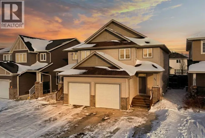 35 Windermere Close, Red Deer, Alberta T4N2J8