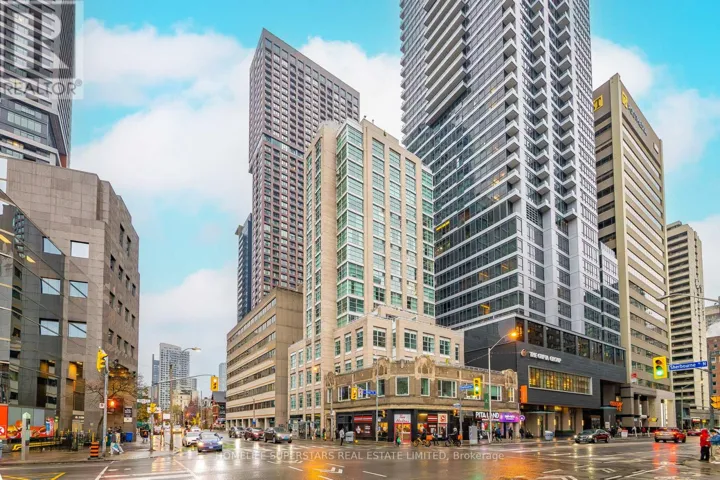 PH 3 - 409 BLOOR STREET E, Toronto (Rosedale-Moore Park), Ontario M4W3T2