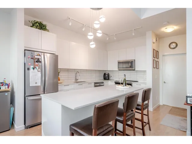 1404 18505 LAURENSEN PLACE, Surrey, British Columbia V4N6R8