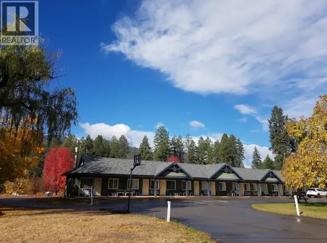 2037 Hunter Frontage Road, Christina Lake, British Columbia V0H1E2