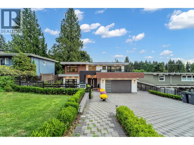 929 CANYON BOULEVARD, North Vancouver, British Columbia V7R2J9