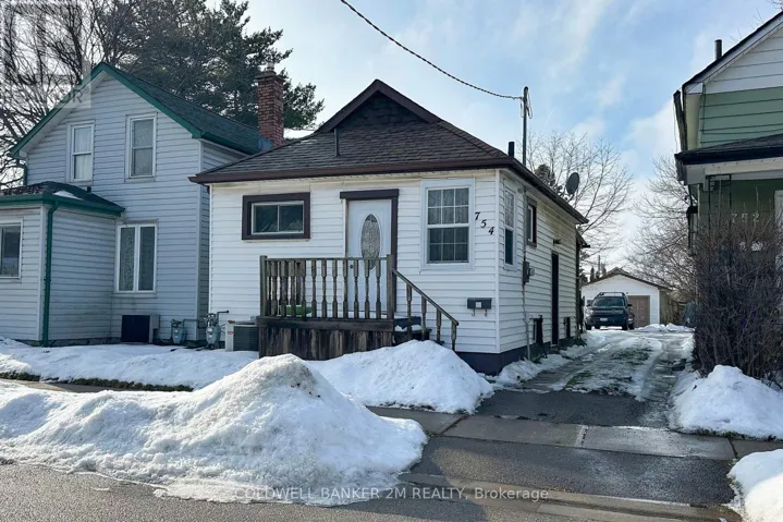 754 GIFFORD STREET, Oshawa (Lakeview), Ontario L1H4W2