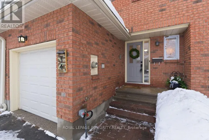 34 FURLONG CRESCENT, Ottawa, Ontario K2M2J1