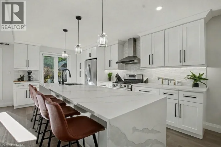 166 WESTVALE Drive, Waterloo, Ontario N2T1C2
