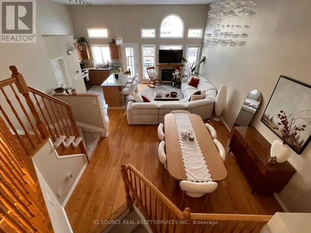 127 GLADEVIEW PRIVATE, Ottawa, Ontario K1T4C5