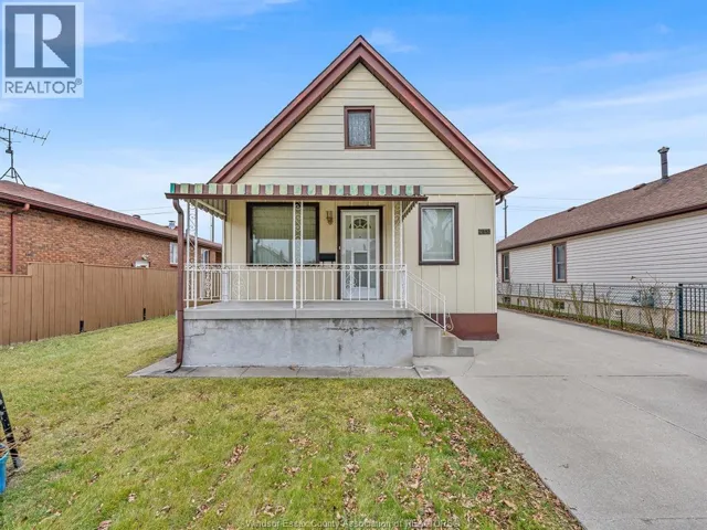 948 LANGLOIS, Windsor, Ontario N9A2H3