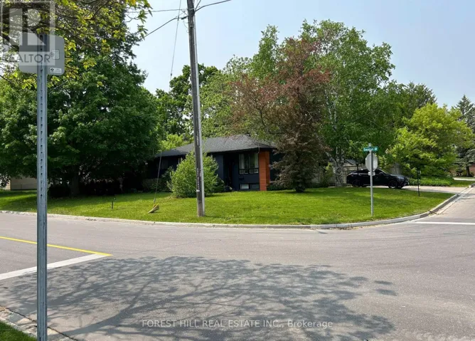 1 WILLIS DRIVE, Aurora (Aurora Highlands), Ontario L4G2J8