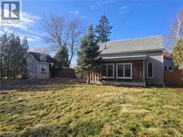 126 MOUNTAIN Road, Grimsby, Ontario L3M4E7