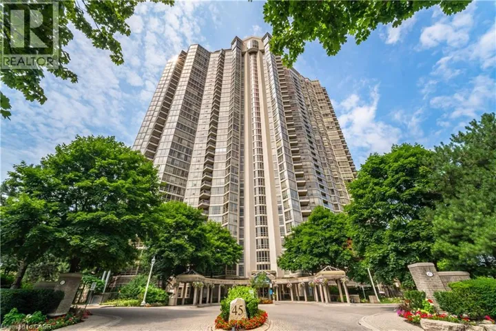 45 KINGSBRIDGE GARDEN Circle Unit# 3208, Mississauga, Ontario L5R3K4