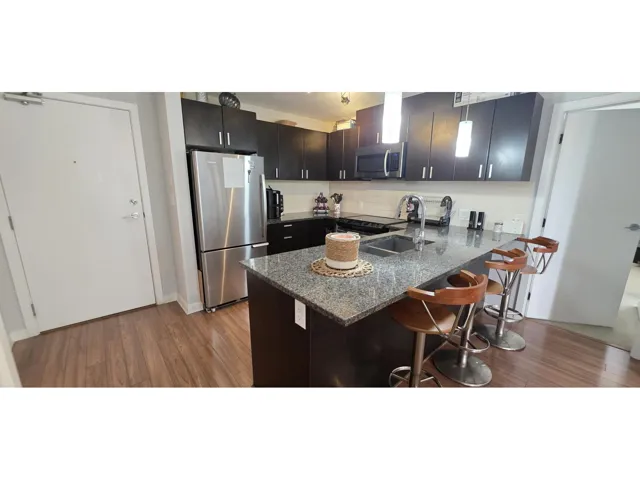 212 7511 120 STREET, Delta, British Columbia V4C0C1