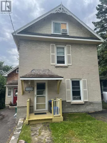 UPPER - 324 ANDREW STREET, Newmarket (Central Newmarket), Ontario L3Y1H3