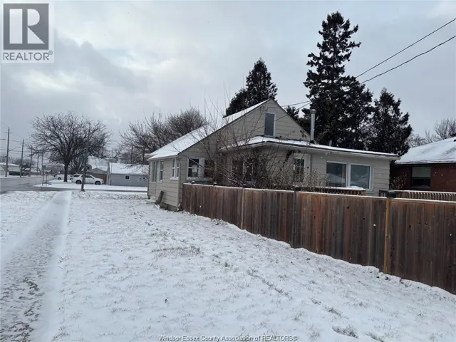 3398 BYNG, Windsor, Ontario N8W3H4
