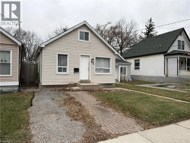 92 EAST 24TH Street, Hamilton, Ontario L8V2Y1