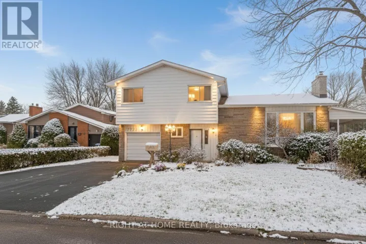 2221 CIRCLE PLACE, Ottawa, Ontario K1G3E2