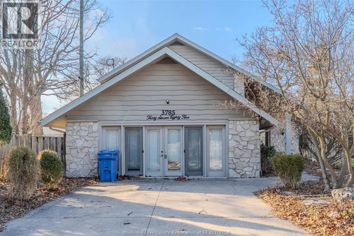 3785 WILCOX AVENUE, Windsor, Ontario N9E3L1