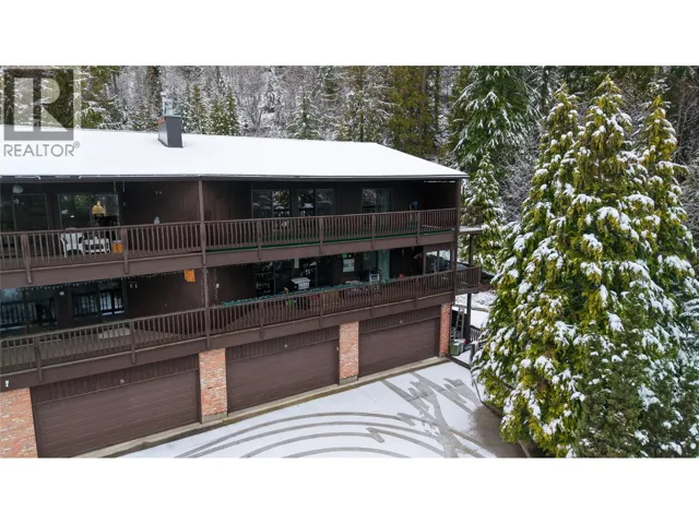 1691 3A Highway Unit# 32, Nelson, British Columbia V1L6J8