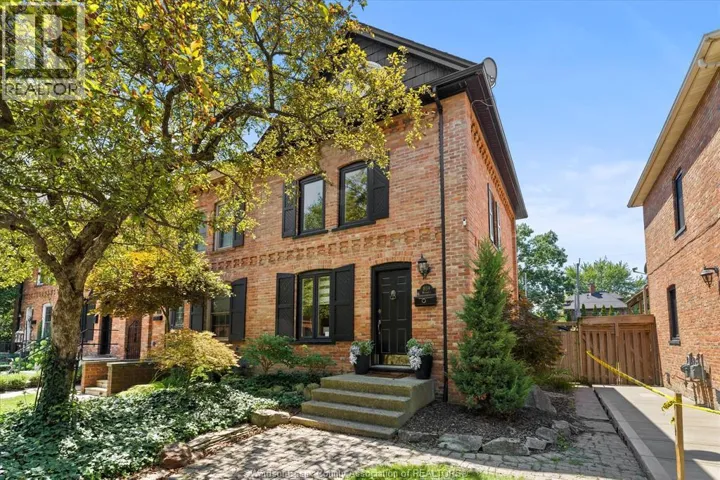 859 MONMOUTH, Windsor, Ontario N8Y3L5