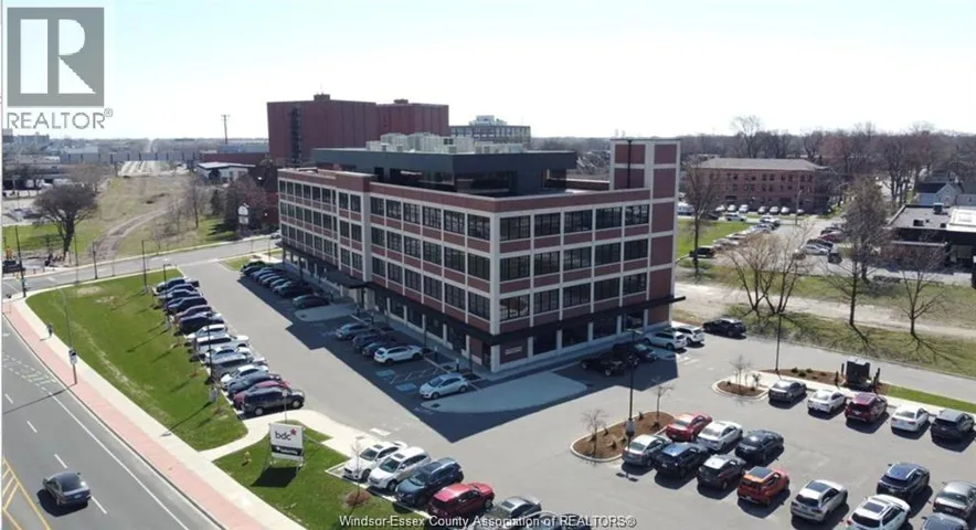 325 DEVONSHIRE Unit# 320, Windsor, Ontario N8Y2L3