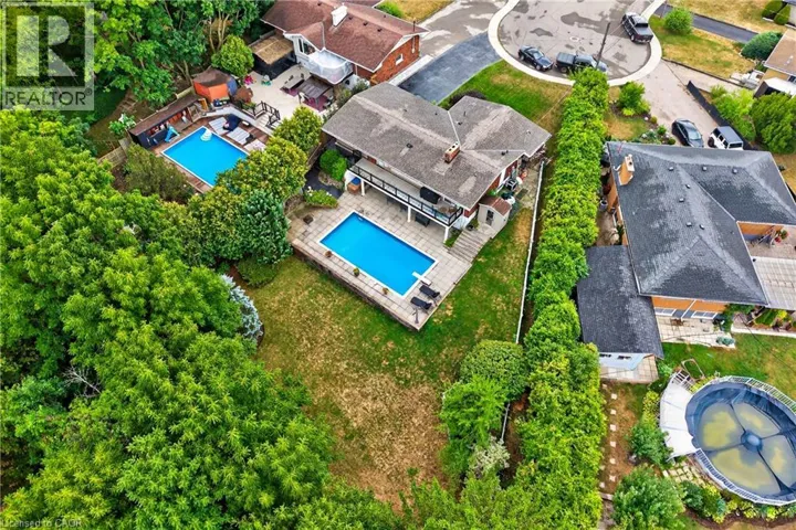 90 MOUNTAIN Avenue N, Stoney Creek, Ontario L8G3P7