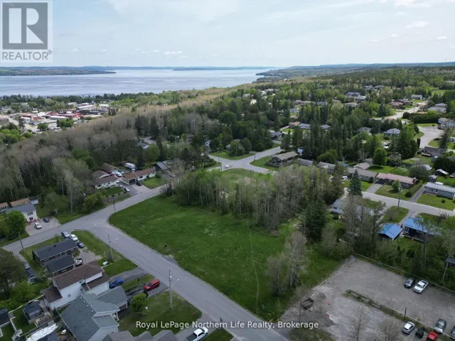 536 MCCAMUS AVENUE, Temiskaming Shores (New Liskeard), Ontario P0J1P0