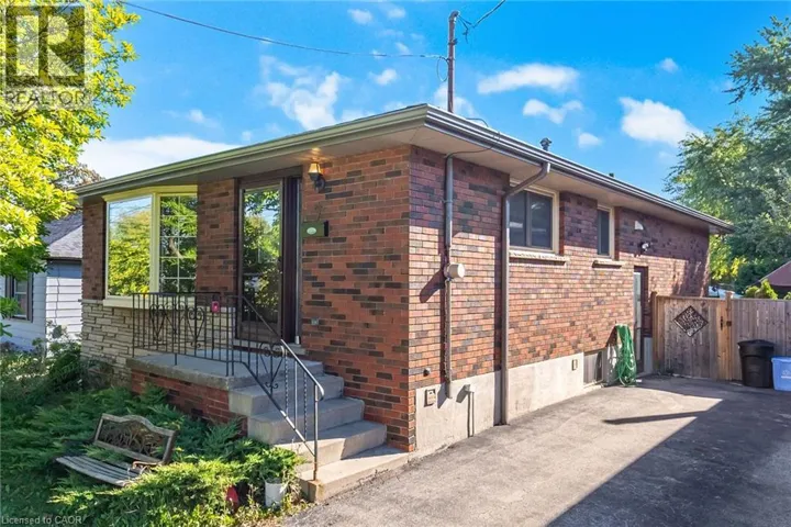 7 MAITLAND Avenue, Hamilton, Ontario L9A3J4