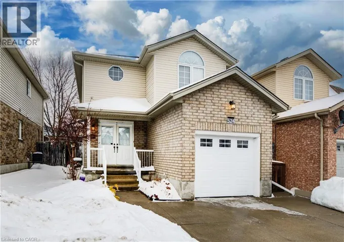 524 WINDFLOWER Crescent, Kitchener, Ontario N2E3S9