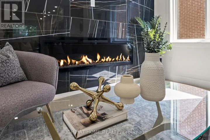 3049 GOLDEN ORCHARD DRIVE, Mississauga (Applewood), Ontario L4X2V1