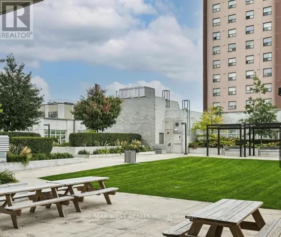 707 - 1410 DUPONT STREET, Toronto (Dovercourt-Wallace Emerson-Junction), Ontario M6H2B1