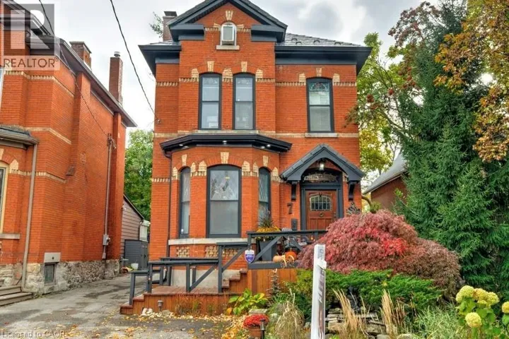 7 HOMEWOOD Avenue, Hamilton, Ontario L8P2M1