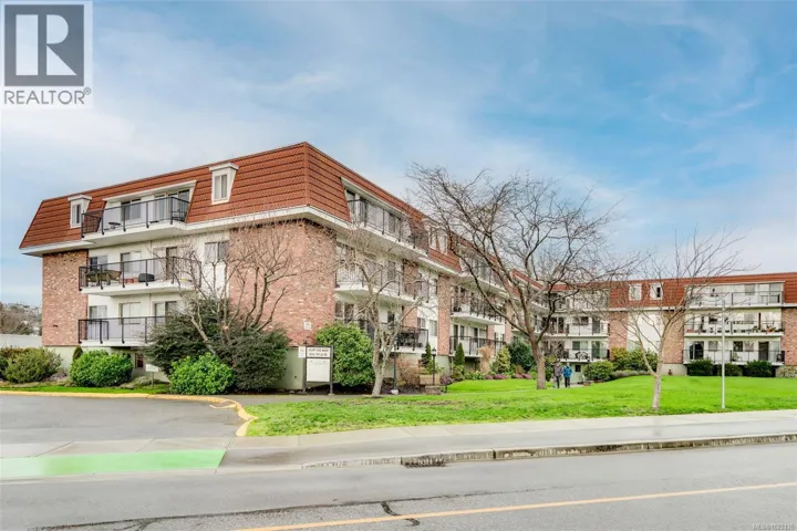 209 1680 Poplar Ave, Saanich, British Columbia V8P4K7